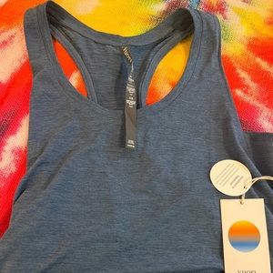 Vuori Lux Performance Tank size XL